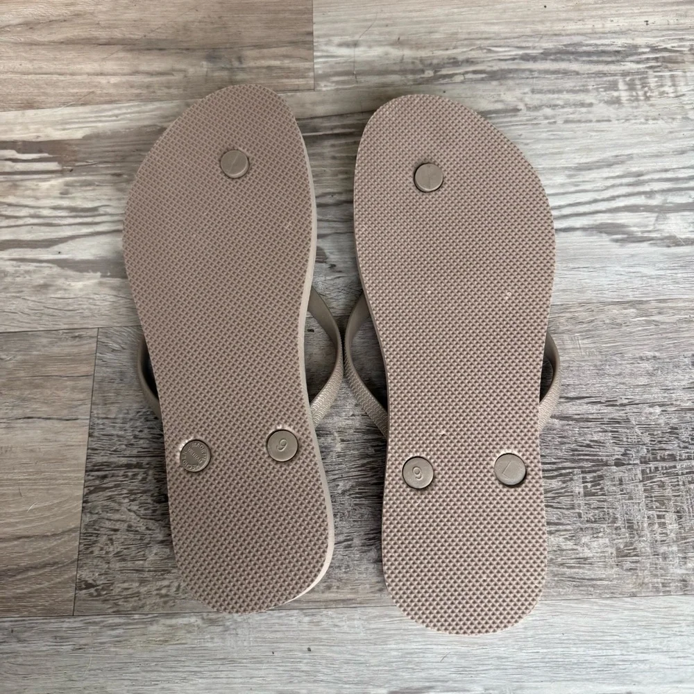 Set Of Old Navy Black and Brown Flip Flops Size 9